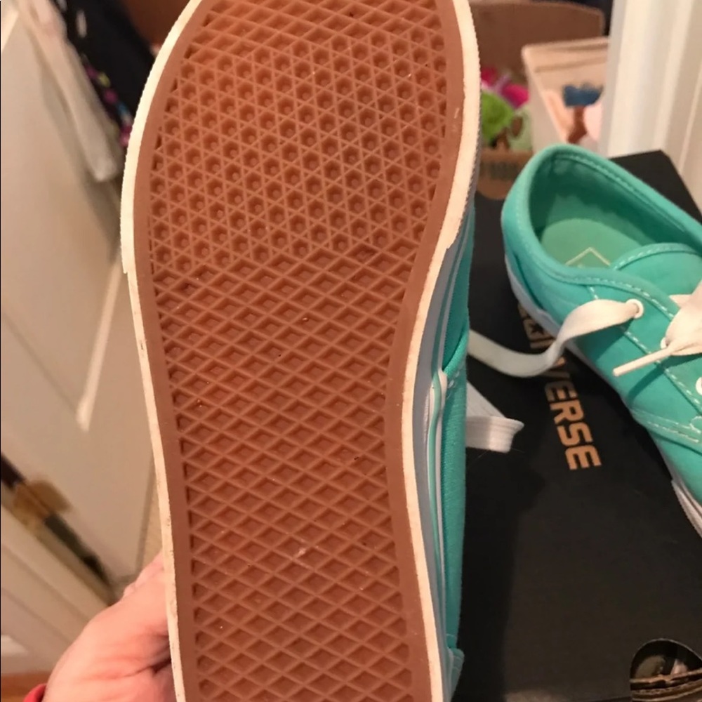 Vans - Picture 2 of 3